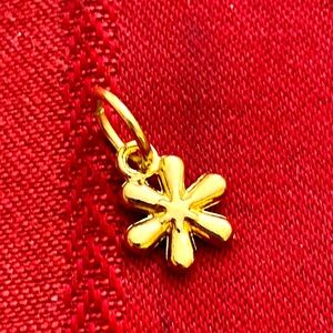 5/$10❤️❤️❤️NEW Rose Gold Tone Alloy Flower Charm Pendant